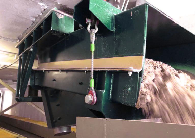 Vibrating feeder